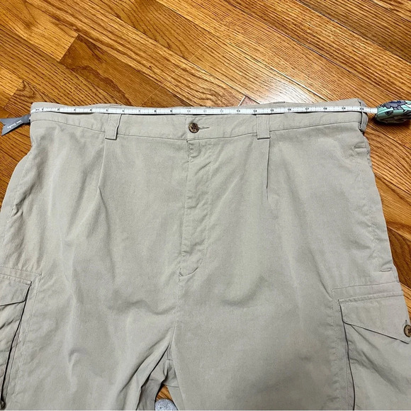 ✅Paradise Coves Men's 100% Silk Light Tan Pleated Cargo Shorts - Size 42 - VGUC - Picture 8 of 9